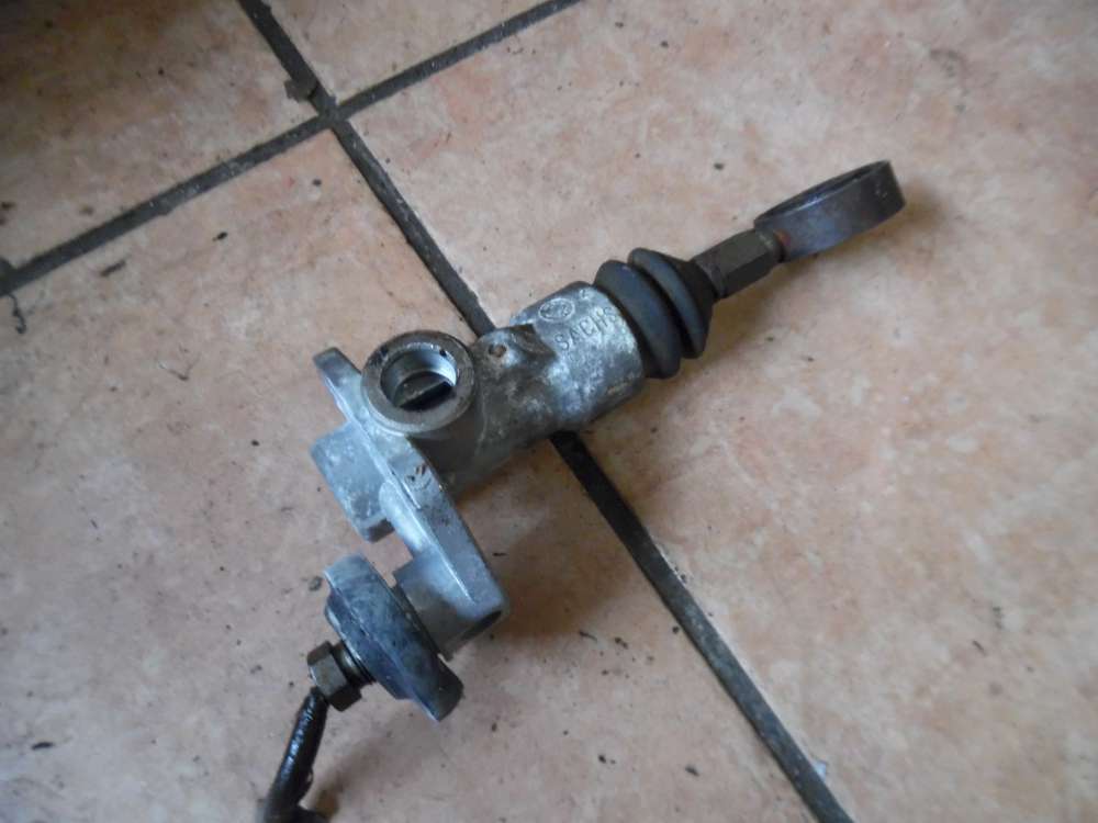 Audi A4 B5 Kupplungsgeberzylinder 8D1721401 