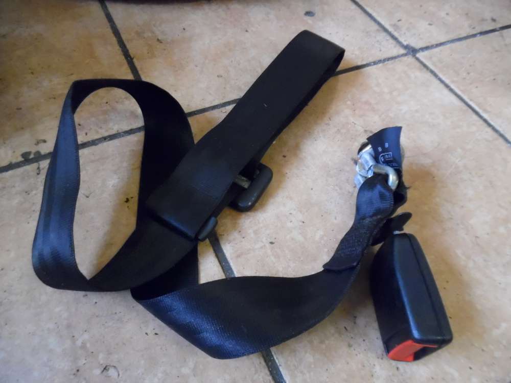 Audi A4 B5 Gurtschloss Hinten 8D0857713