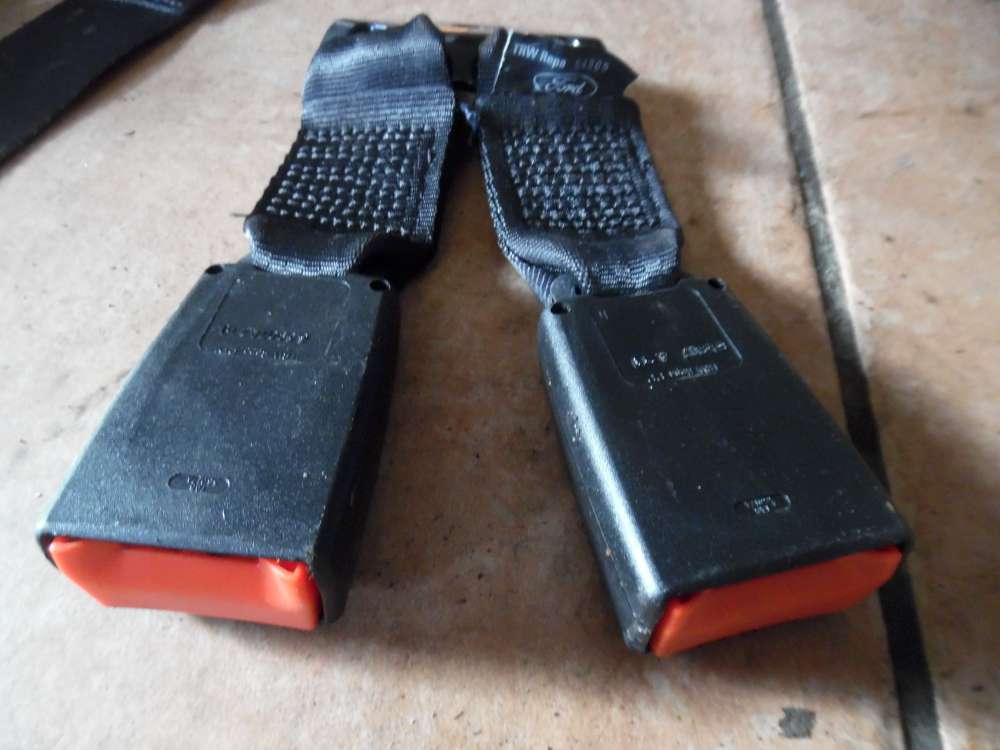 Ford Fiesta IV Gurtschloss Gurt Hinten 