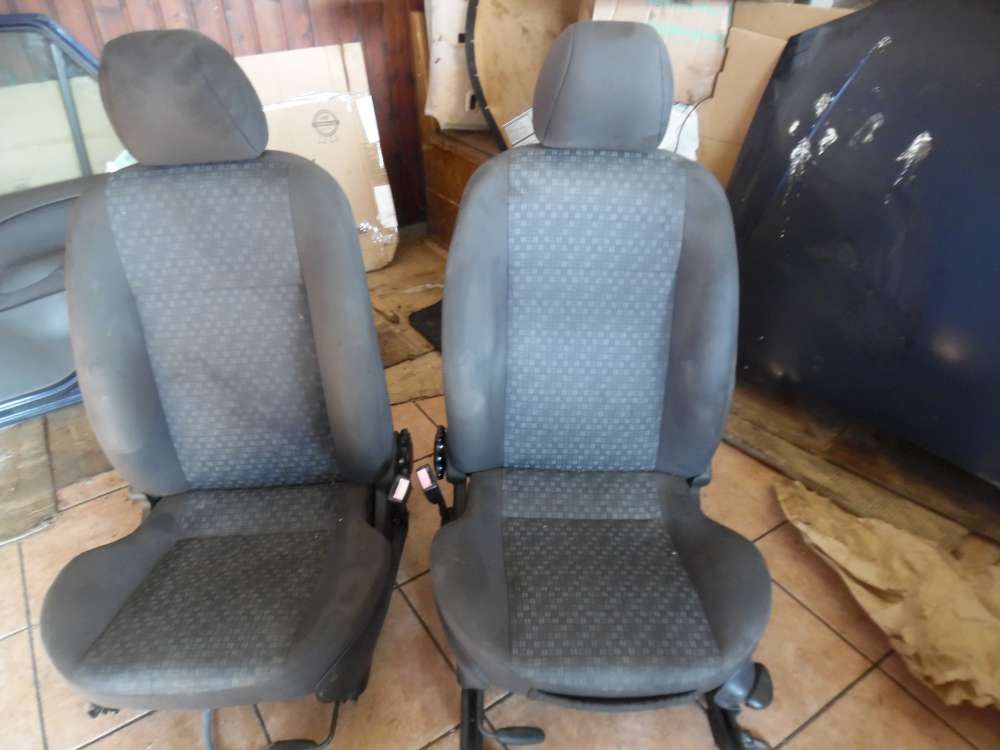 Ford Fiesta IV Limo Sitze Vorne Rechts / Links Stoff