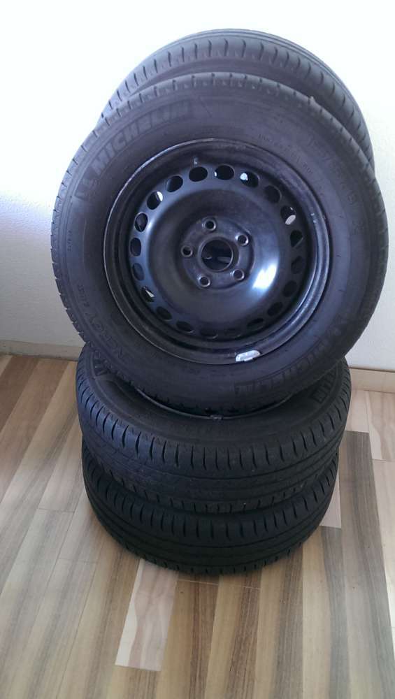 4 Komplettrder Sommerreifen VW Passat Kombi Audi 100 A4 195 / 65 R 15 91H