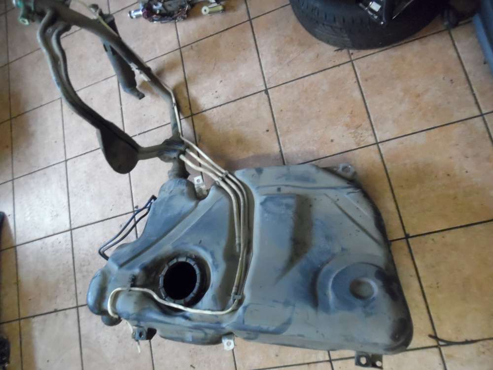 VW Polo 9N 1,2 Kraftstofftank Benzintank 6Q0201085