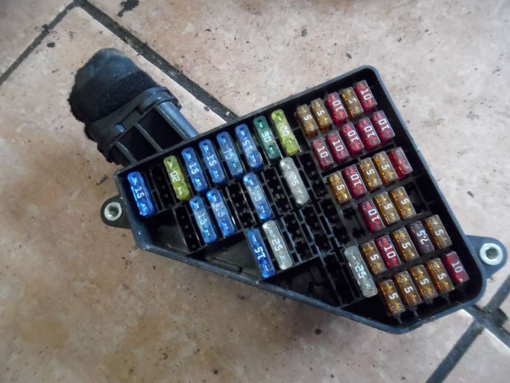 VW Polo 9N Sicherungskasten 085096404002