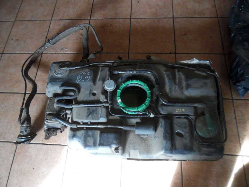 Chrysler PT Cruiser Kraftstofftank Benzintank mit Einf�llstutzen 