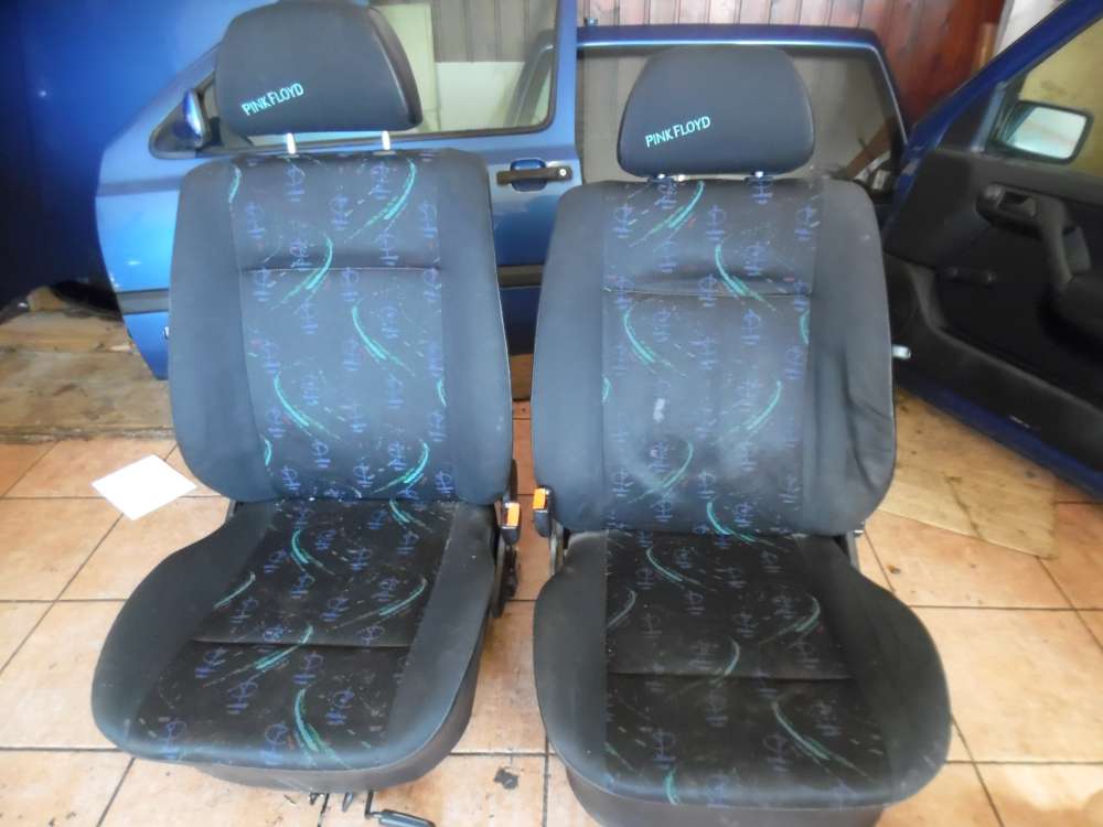 VW Golf III 3-T�rer Sitze Vorne klappbar Rechts / Links Stoff