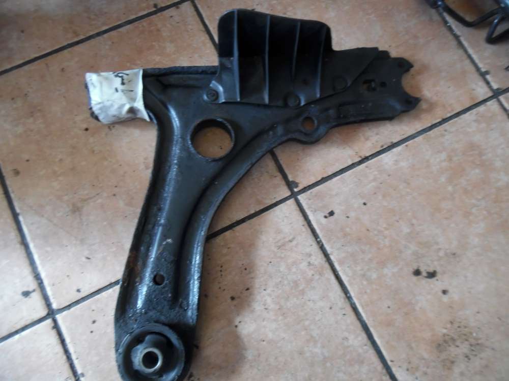 VW Golf III Quertr�ger Vorne Rechts