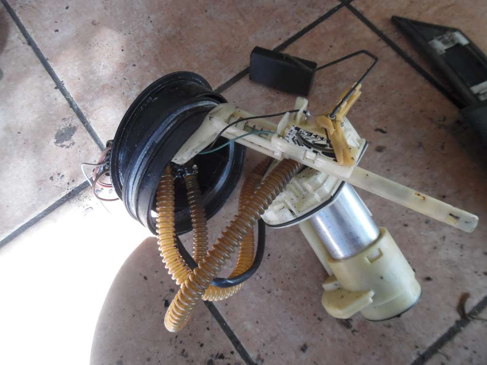 VW Golf III Kraftstoffpumpe Benzinpumpe 1H0919051K