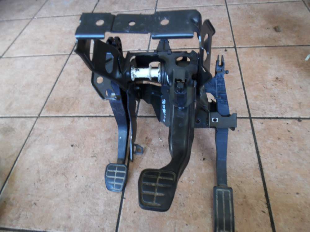 VW Golf III Pedalerie Gaspedal Bremse Kupplung 