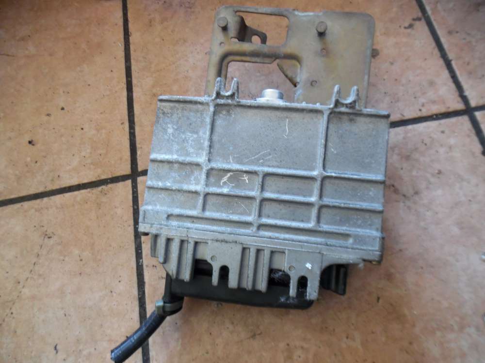 VW Golf III Steuerger�t Motorsteuerger�t 032906026D Bosch 0261203314/315 