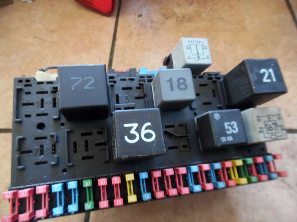 VW Golf III Sicherungskasten mit Relais