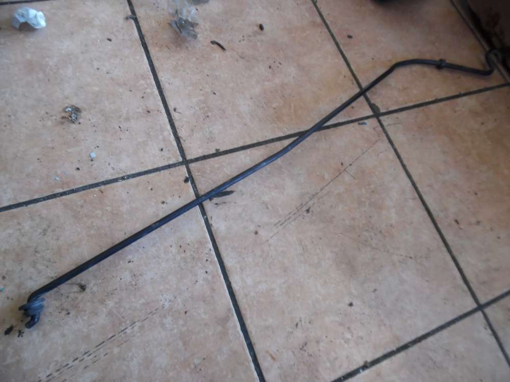 VW Golf III Motorhaubehalter