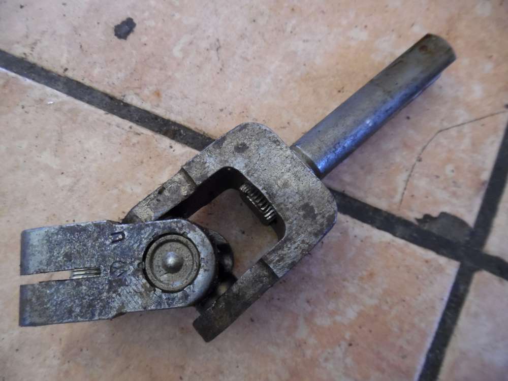 VW Golf III Kreuzgelenk Lenks�ule Lenkung 