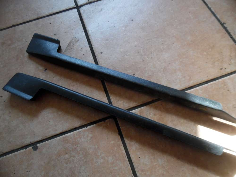 VW Golf III Abdeckung Sitzschiene 357881087 357881088