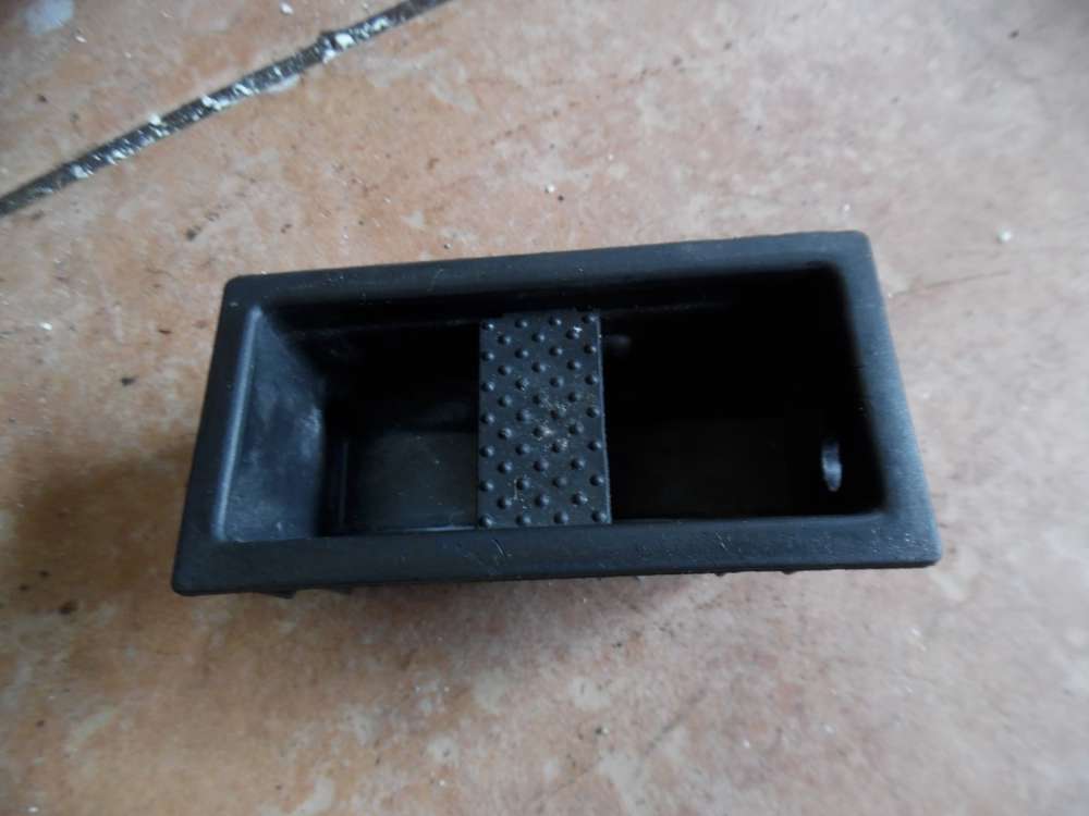 Alfa Romeo 147 Aschenbecher LS325913 