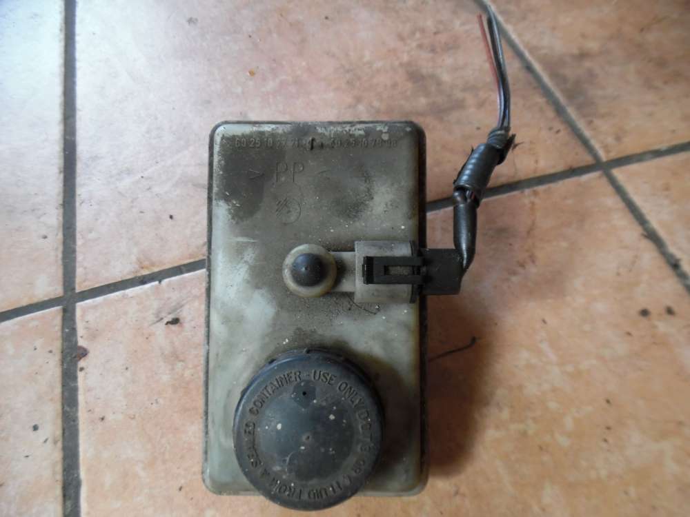 Renault Espace II Bremsfl�ssigkeitsbeh�lter 6025107771 