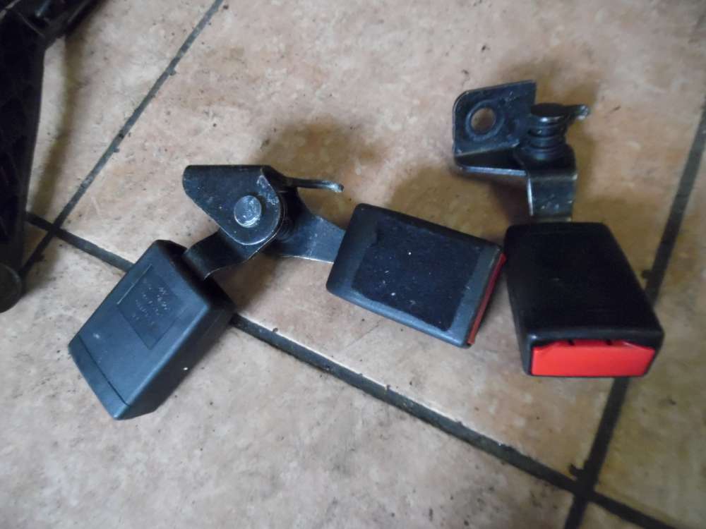 Opel Insignia A Gurtschloss Hinten 13267110