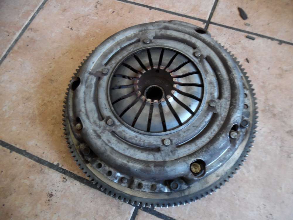 VW Golf VI 1,4 Kupplungssatz Schwungrad 03C141025D