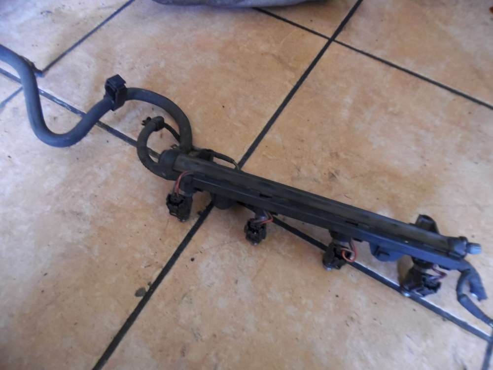 VW Golf VI 1,4 Einspritzd�sen Einspritzleiste 036133320