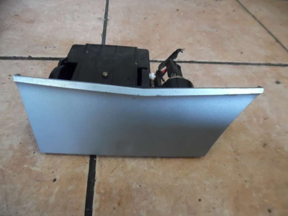 Opel Astra H Aschenbecher 13133284