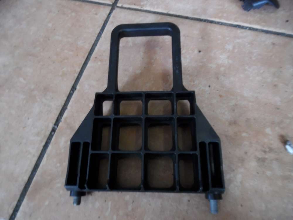 Mercedes-Benz B-Klasse W245 Halter Batteriehalter A1696102136