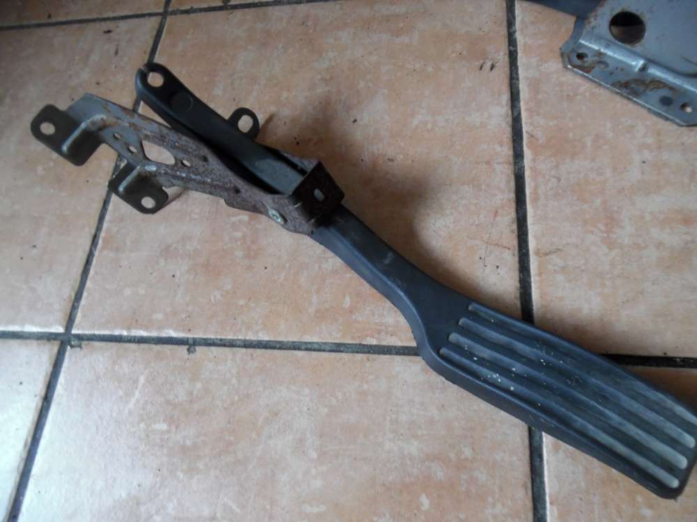 Ford Mondeo II Pedale Gaspedal 97BB-9A732-CA