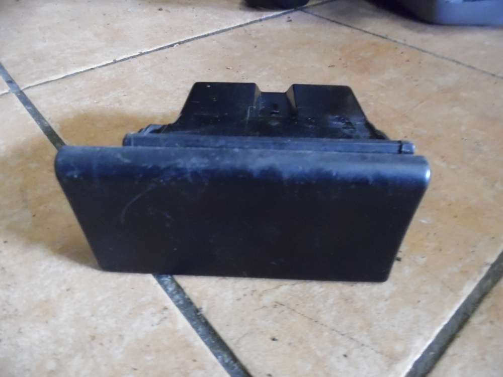 Ford Mondeo II Aschenbecher Fach Vorne 97BBF4789
