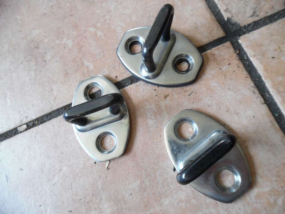 VW Polo 6R T�rfanghaken Schlie�keil 5K0837033