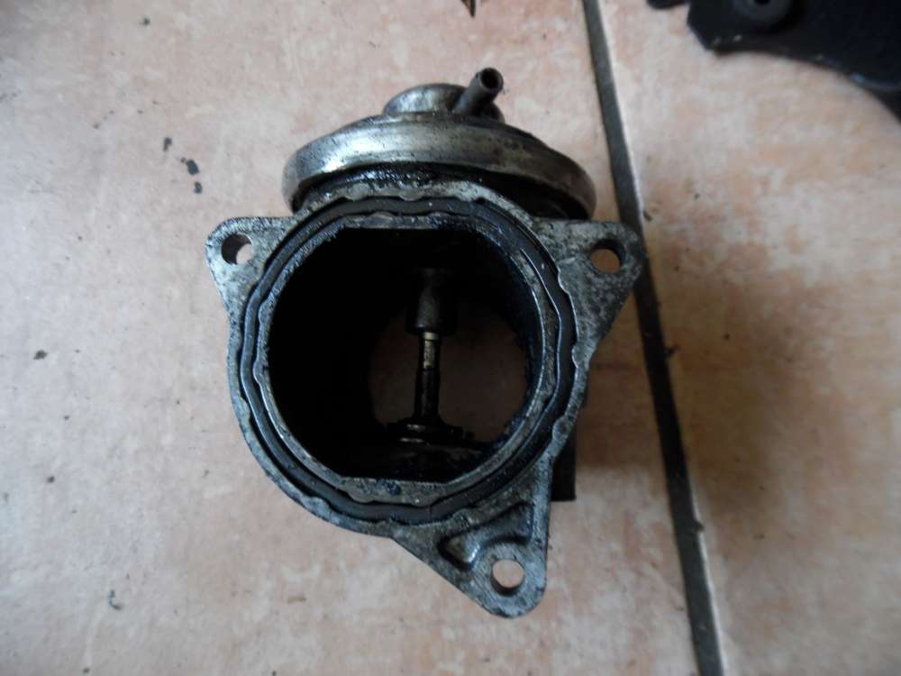 VW Passat 3B 1,9TDi AGR-Ventil Abgasr�ckf�hrung 038129037D