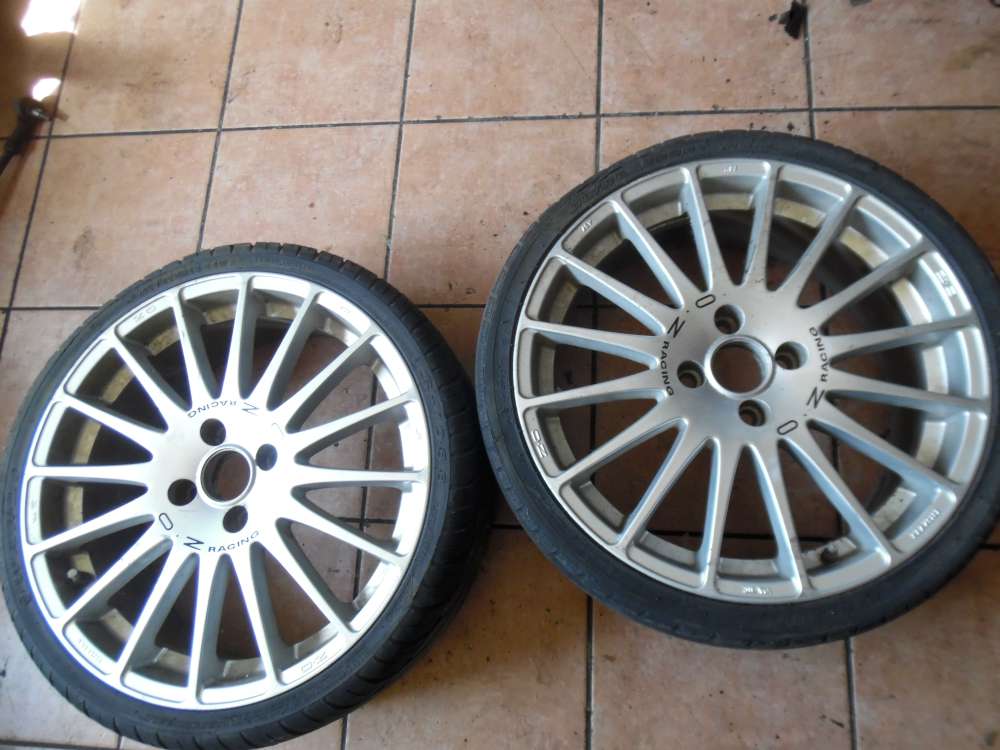 2x Alufelge Superturismo GT mit 1x Wienterreifen Ford Focus MK1 215/35ZR1884W KBA 45782 7x18H2 ET42