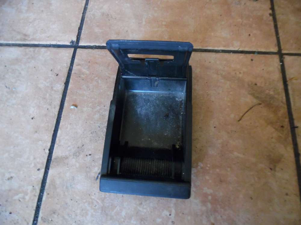 VW Polo 6N Aschenbecher Ascher 6K0857952