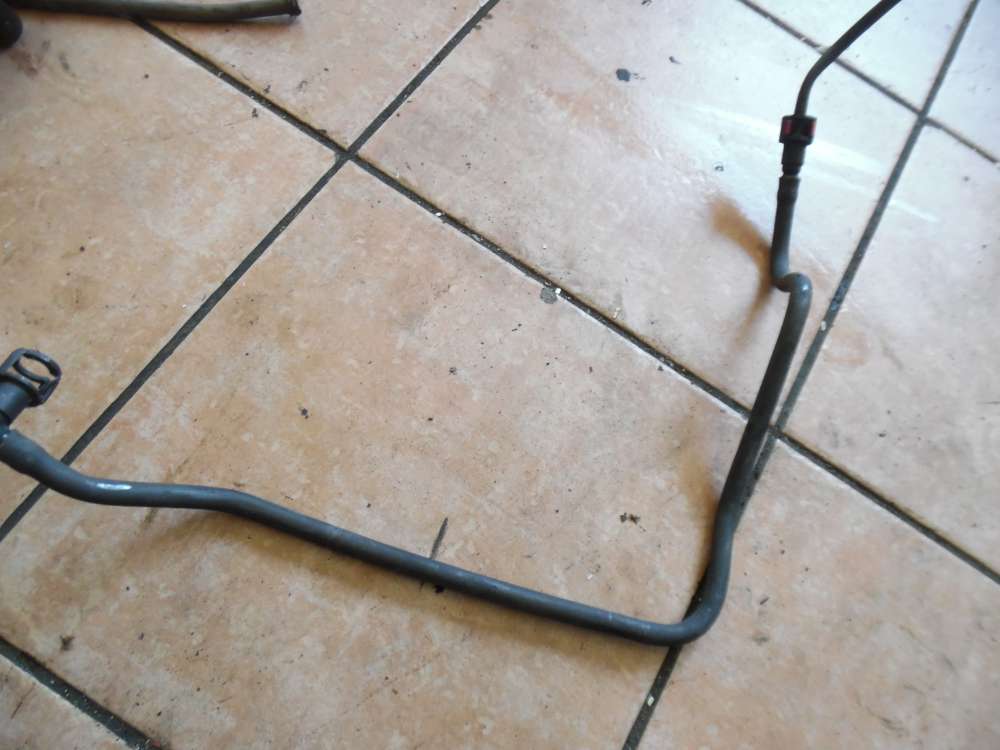 Ford Focus MK1 1,6L Unterdruckleitung Unterdruckschlauch 