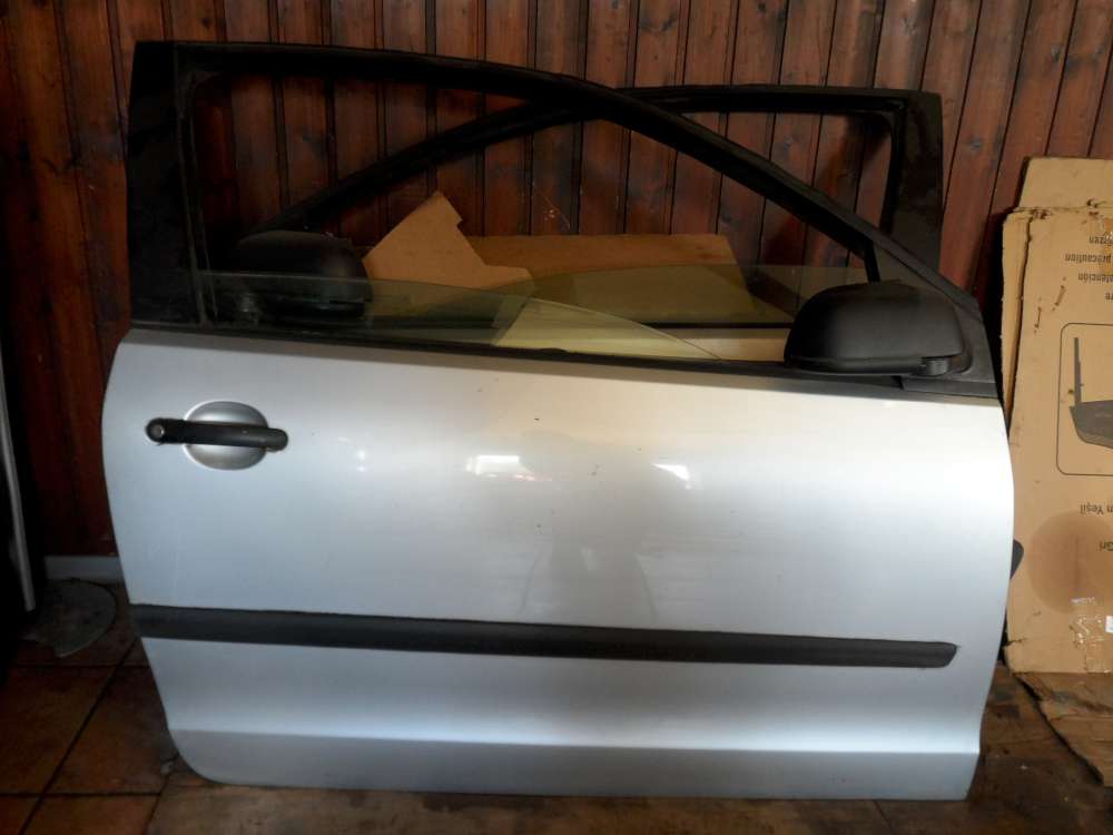 VW Polo 9N 3-T�rer T�r Vorne Rechts Silba