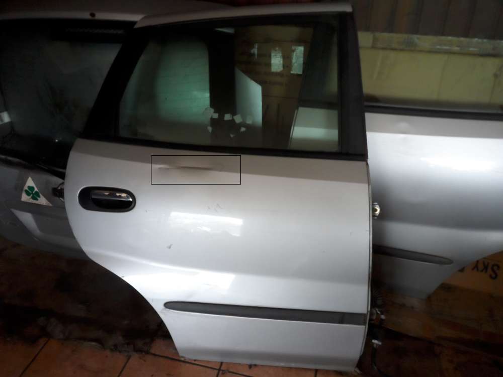 Nissan Almera Tino T�r Hinten Rechts Silber