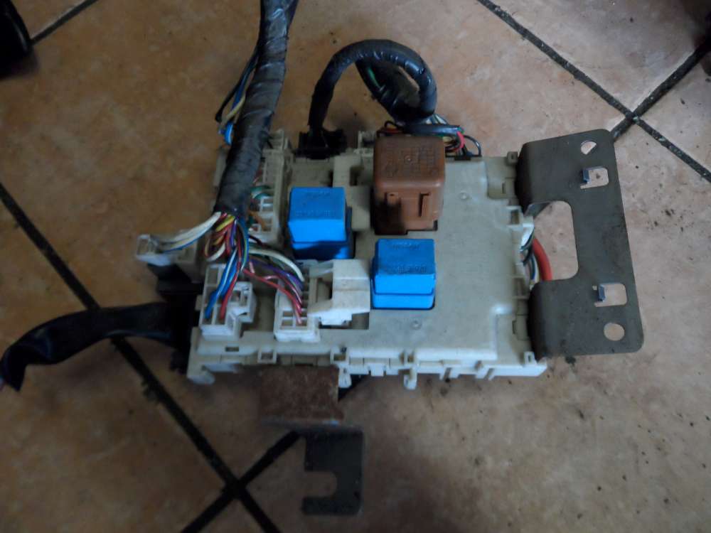 Nissan Almera Tino Sicherungskasten Zentralelektrik Relais 24350BU100 