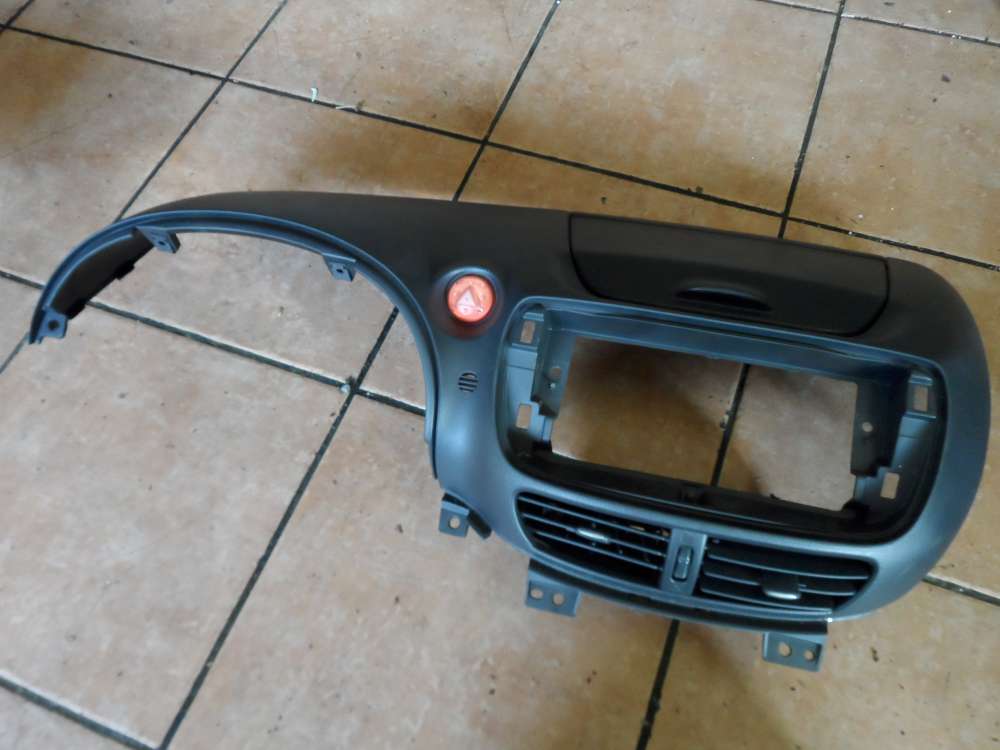 Nissan Almera Tino Abdeckung Armaturenbrett mit Ablage 68260-BU200