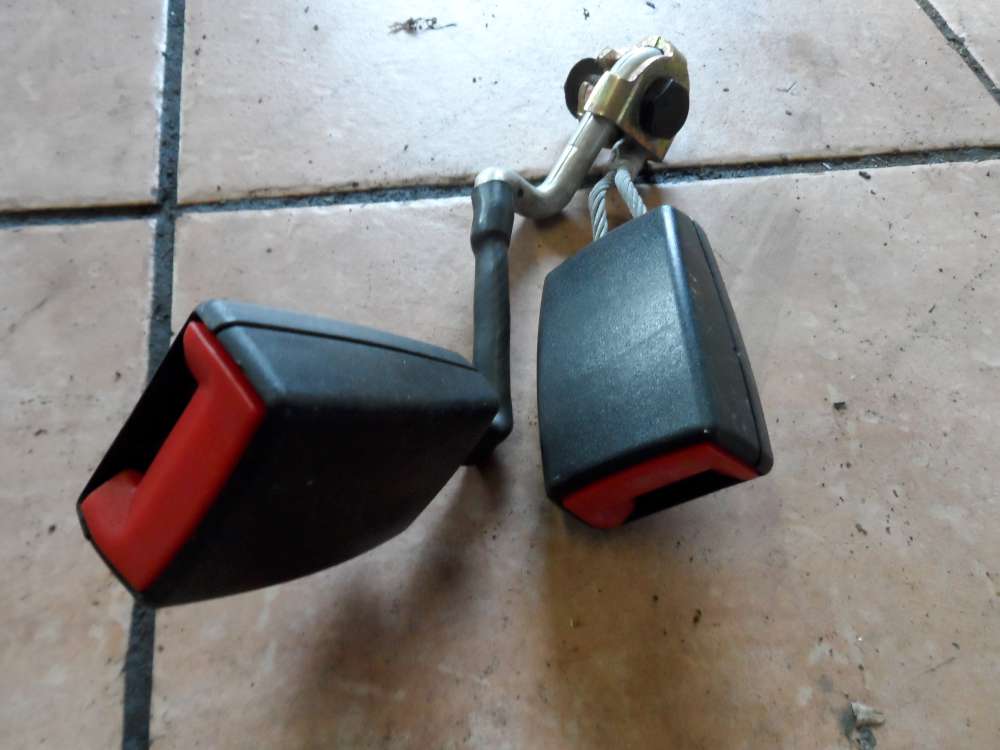 Audi A3 8P Gurtschlo� Doppelgurt Hinten Mitte 8P0857739C