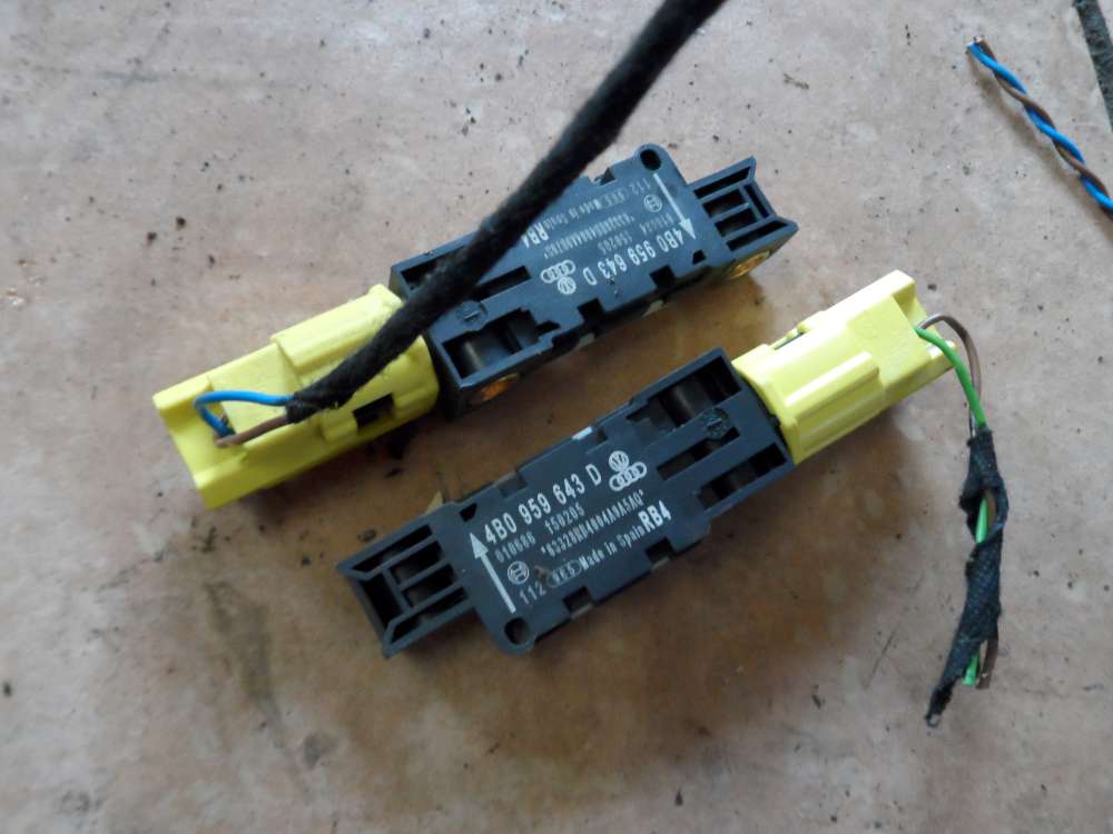Audi A3 8P Airbagsensor Crashsensor Drucksensor 4B0959643D