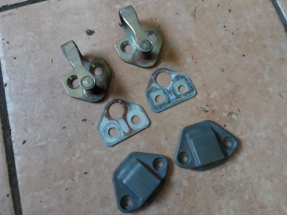 Ford Escort VII T�rfanghaken Schlie�keil Vorne