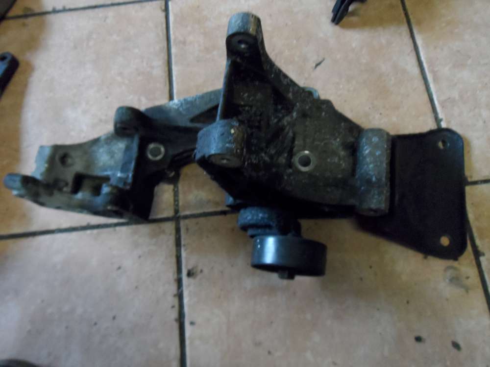 Ford Escort VII Cabrio ALL 1,6L Halter Servopumpenhalter