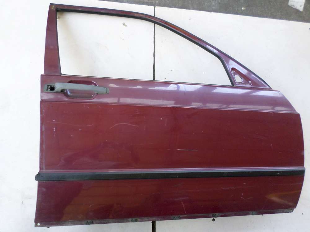 Mercedes Benz 190E W201 Tr Vorne Rechts Farbe: Rot 