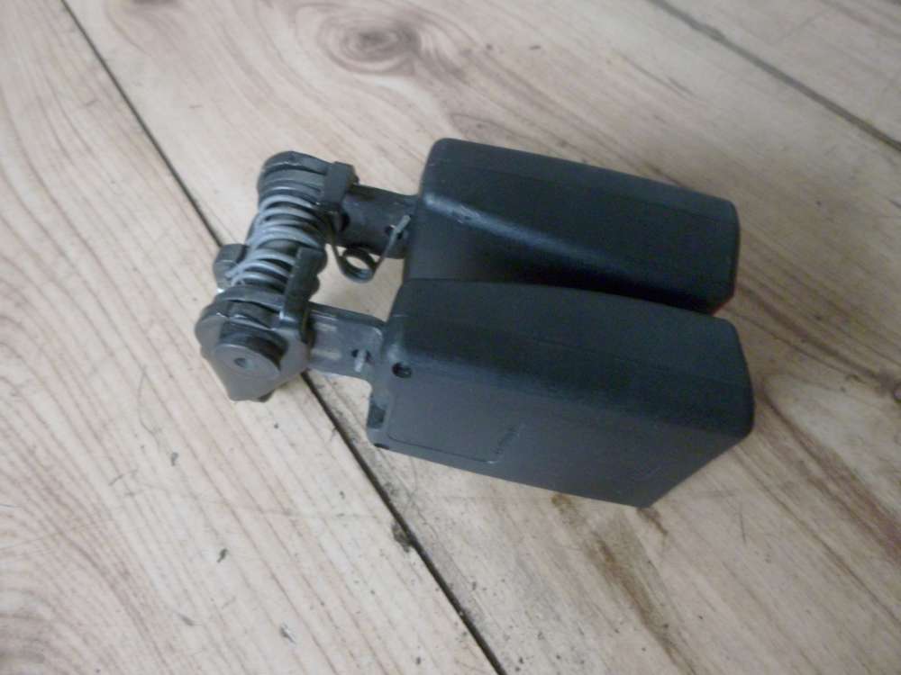 Ford Focus Bj.2002 Gurtschlsser hinten 98AB-A613K21-AG