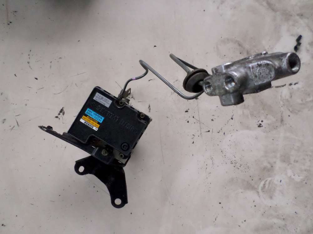 Toyota Yaris VERSO ABS Steuergert Hydraulikblock 89541-52230 44510-52300