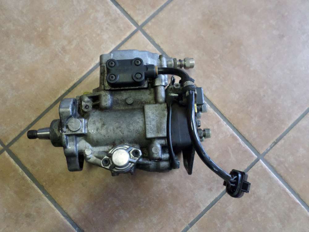 VW Passat Bj 1996 Original Einspritzpumpe Dieselpumpe 0460404994 028130109H