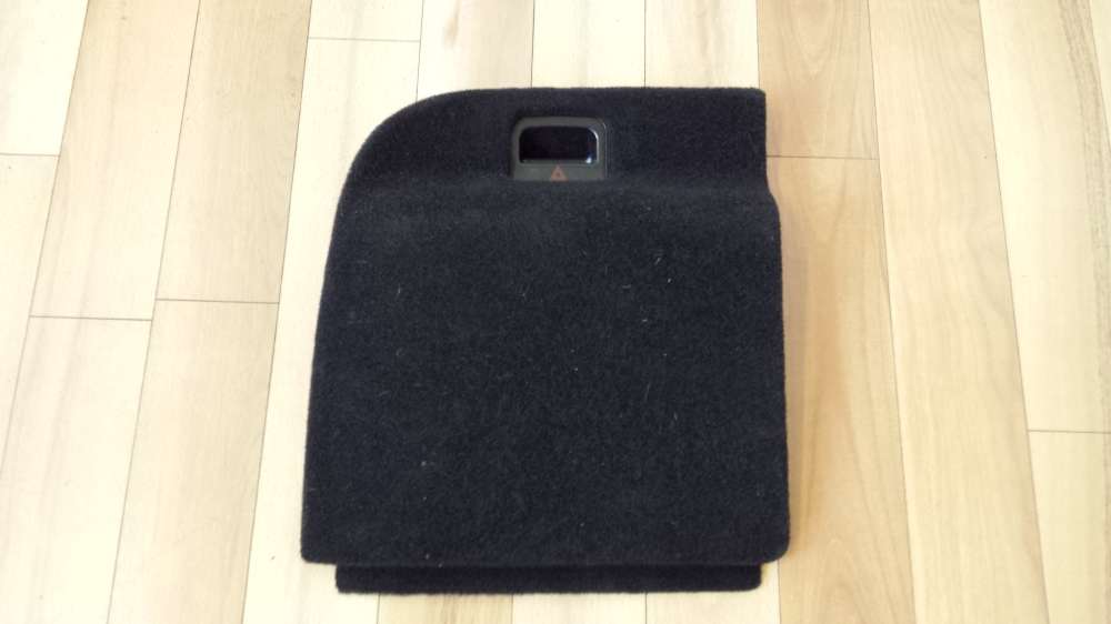 VW Passat Bj.2000 Warndreieck Verkleidung Abdeckung Deckel hinten links  4A9864767