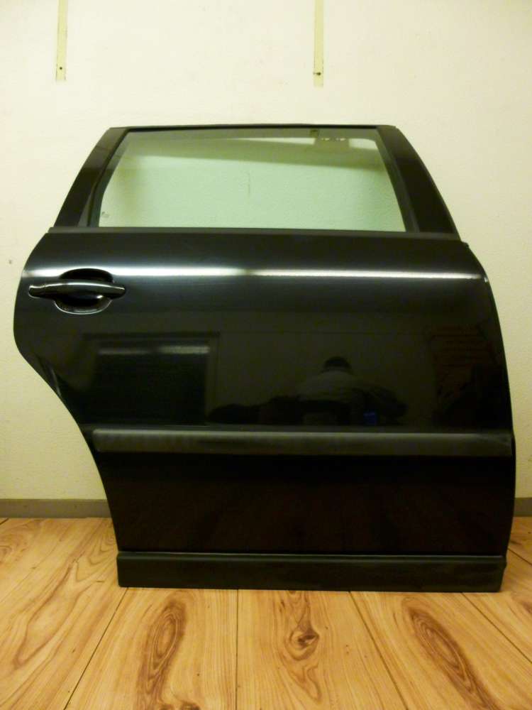 VW Passat Variant 3B 3B5 Tr Rechts Hinten Schwarz Farbcode: LB7Z 