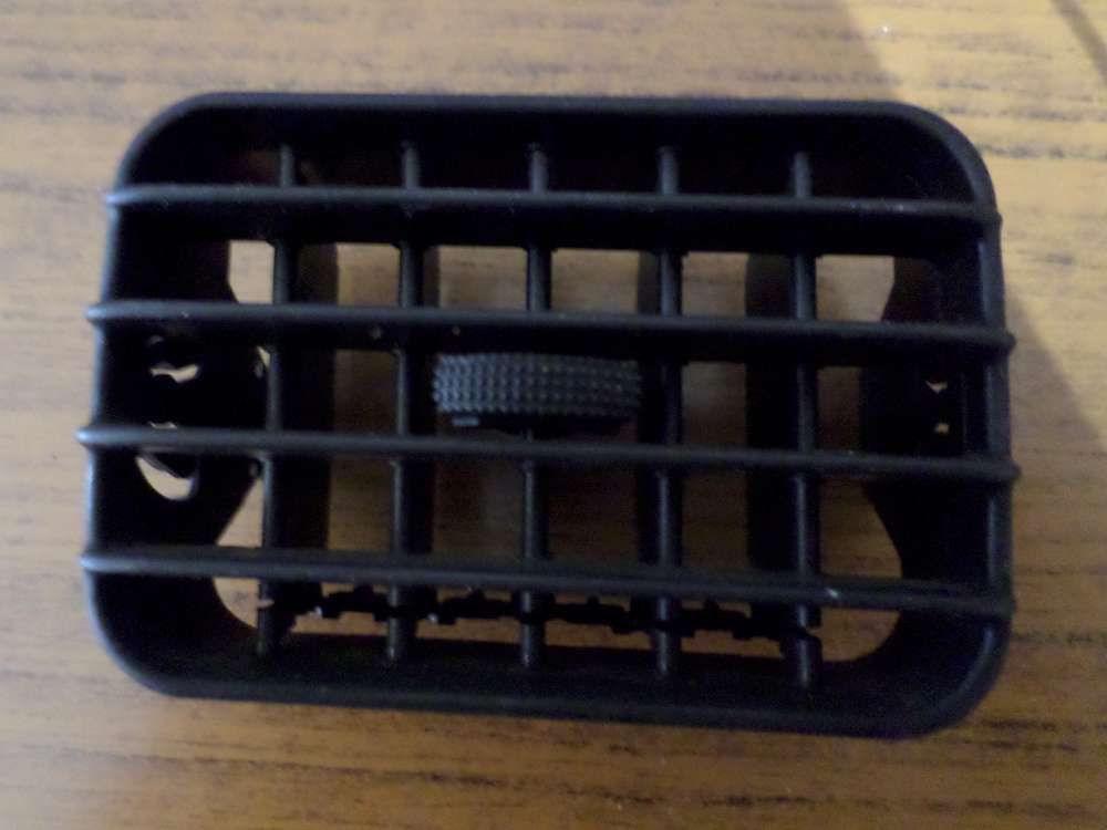 Original VW Golf 4 RE Luftdüse Luftgitter vorne 1H1819708