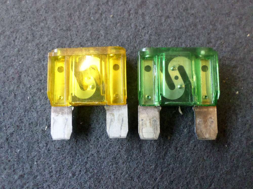 Opel Corsa Los von kleinen grün,Gelb FUSE 4604602-4635023