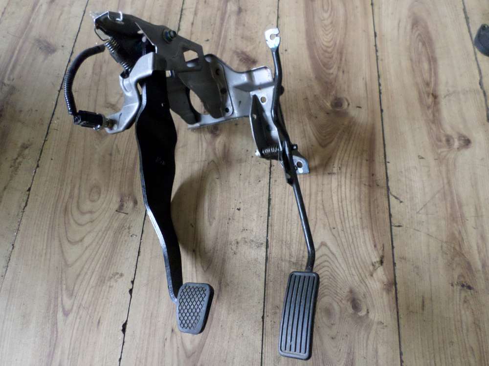 HONDA CR-V Bj:2000  GASPEDAL BREMSPEDAL KUPPLUNGSPEDAL PEDAL 